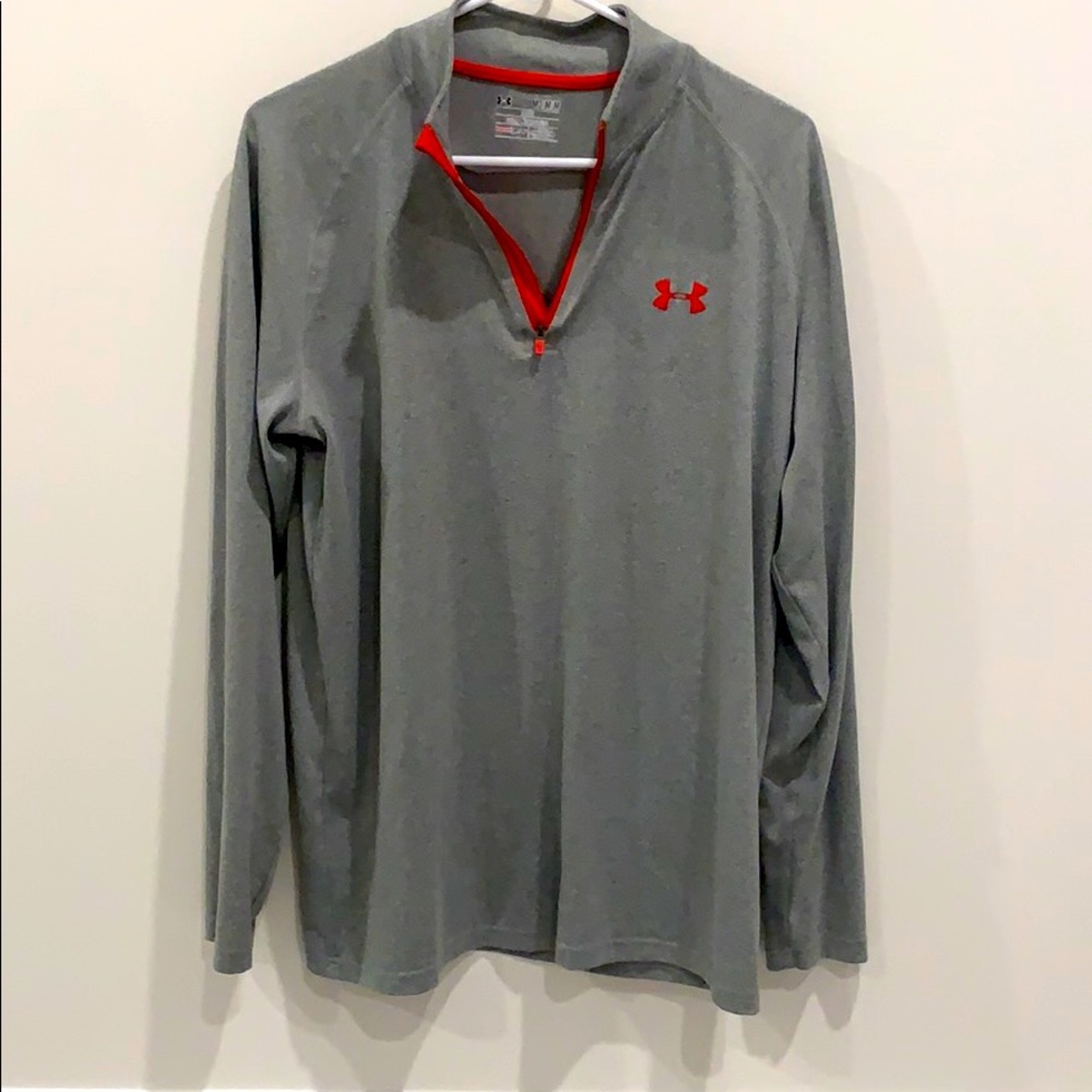 Under Armour Light Weight Heat Hear Pull Over